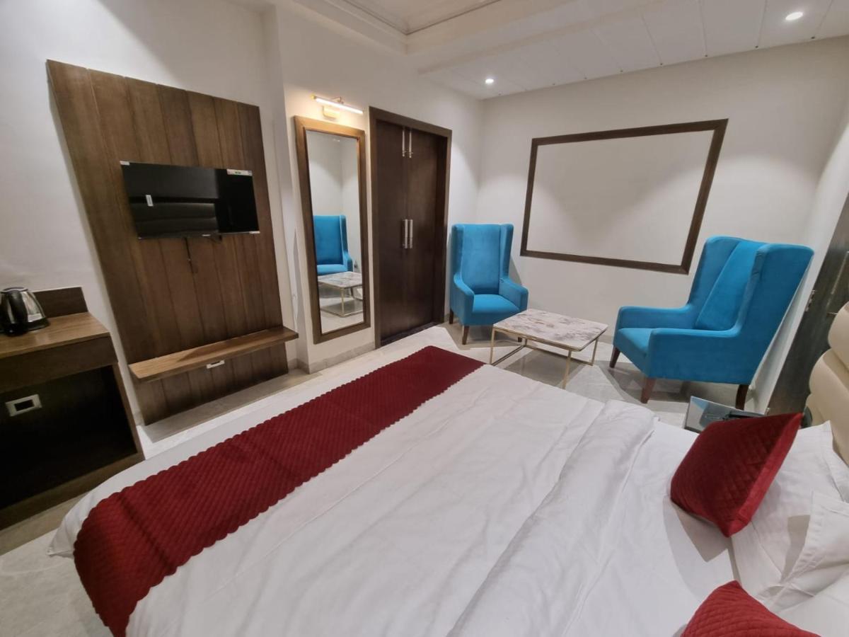 Luxe Resorts - Centrally Heated Air Conditioned Hotel In The Heart Of Kasauli Kültér fotó