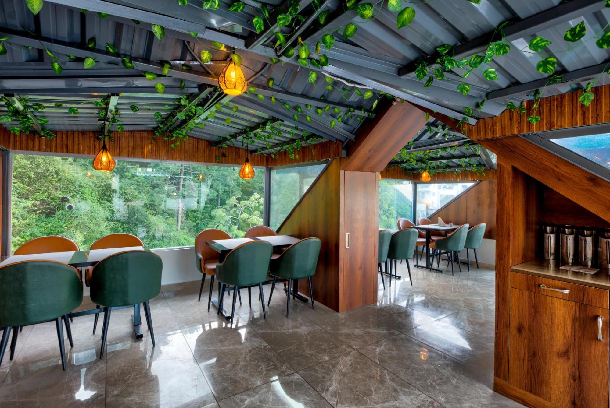 Luxe Resorts - Centrally Heated Air Conditioned Hotel In The Heart Of Kasauli Kültér fotó